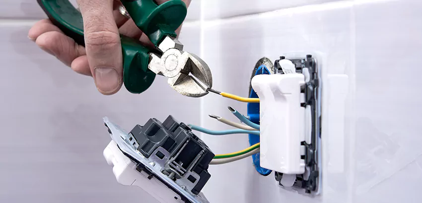 Outlet and Switch Repair Services in Des Moines