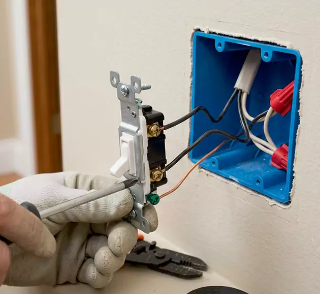 Professional Light Switch Installation: Your Local Wiring Team in Des Moines, IA